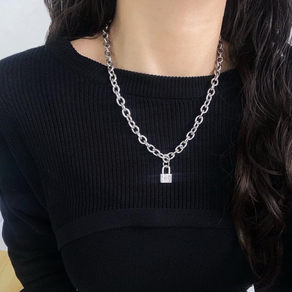 New Stainless Steel Lock Necklace and Bracelet Jewelry Set - Picture 8 of 10